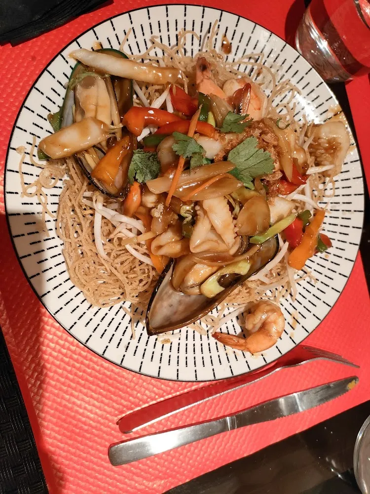 Nouilles Croustillantes Aux Fruits de Mer